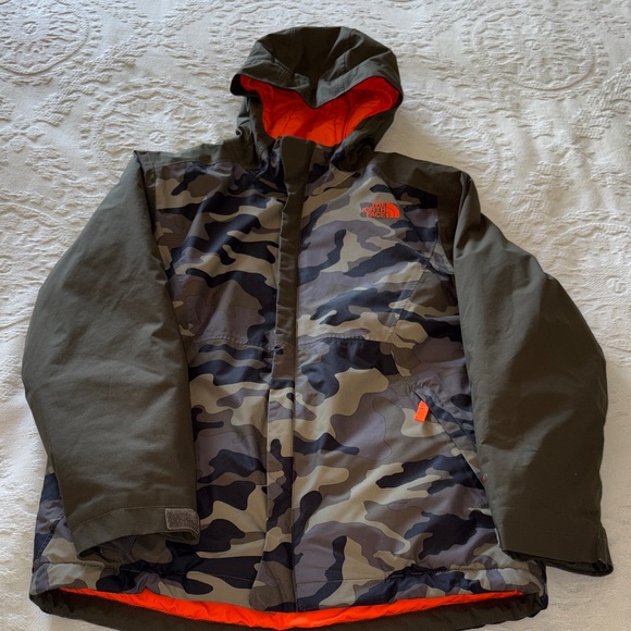 The North Face Boys Olive & Orange Camouflage Jacket EUC M 10/12